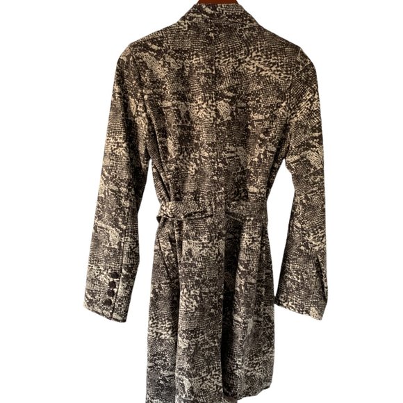 Le Chateau Women's Trench Coat - Picture 13 of 17